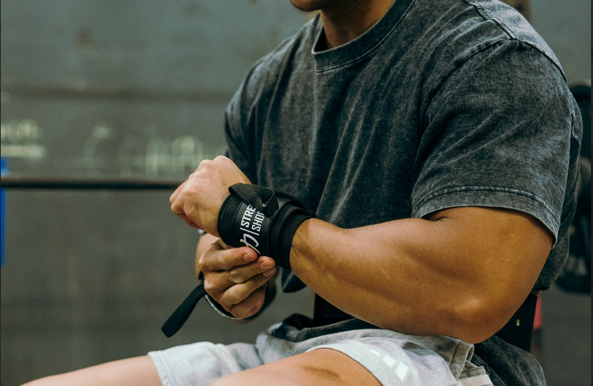 Wrist Wraps in Strength Sports: Stability Yes, Performance Gains No?