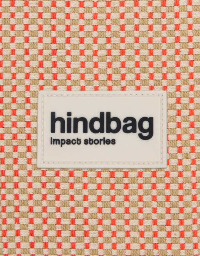 Hindbag Laptophülle Ava S in Koralle mit geflochtener GOTS-zertifizierter Bio-Baumwolle und stoßdämpfender Polsterung