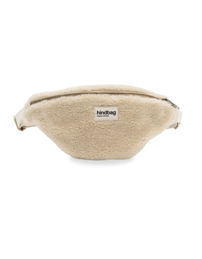 Fanny Pack Olivia Teddy Ecru von Hindbag – Gürteltasche aus weichem, GOTS-zertifiziertem Kunstfell in Creme mit Doppelreißverschluss und verstellbarem Schultergurt