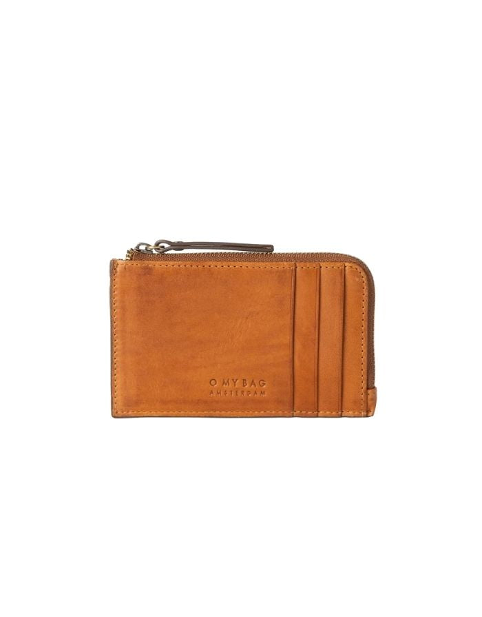 O MY BAG Coin Purse Lola Cognac – kompaktes Portemonnaie aus Classic Leather mit Kartenfächern und Reißverschluss.