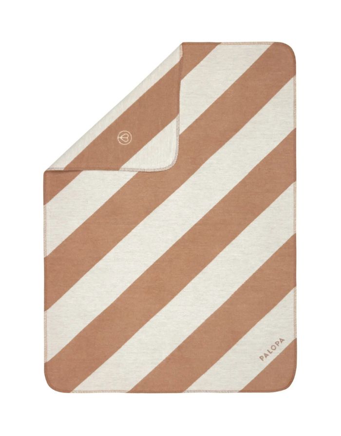 Hundedecke Ida M in Streifen Rose / Maple – weiche Decke aus Baumwollmischung für Hunde. Ideal für Zuhause und unterwegs, OEKO-TEX-zertifiziert, maschinenwaschbar und trocknergeeignet.