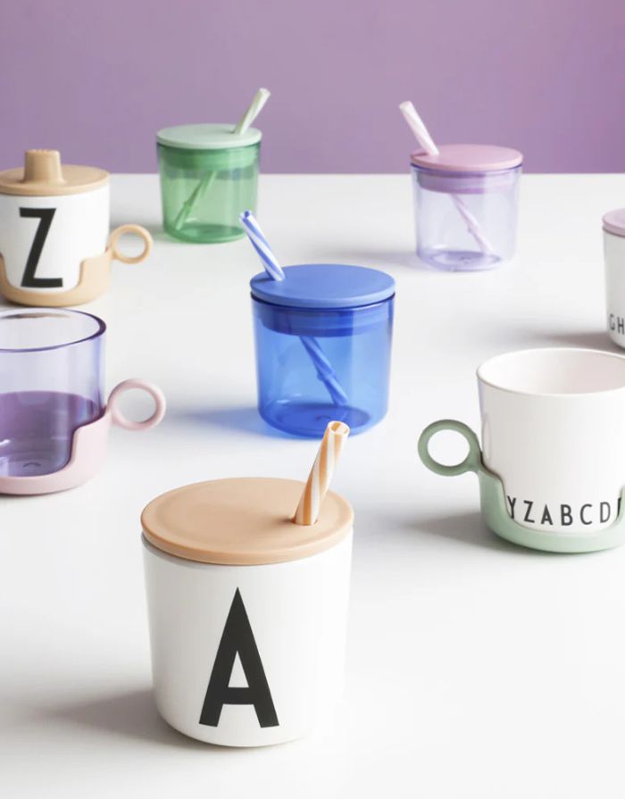 Design Letters Henkel Ash Rose für Ecozen Trinklernbecher, BPA- und BPS-frei, ergonomischer Kindergriff.