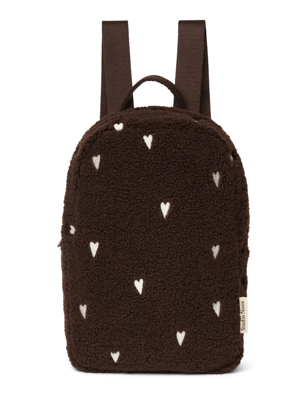 Schokoladenbrauner Mini-Rucksack Chocolate Teddy Hearts von Studio Noos aus weichem Teddy-Material mit gestickten Herzen und verstellbaren Schulterträgern.