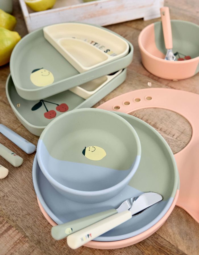 Blaue und grün Kinderschale aus Silikon mit Zitronenmotiv, BPA-frei, flexibel, mikrowellen- und spülmaschinengeeignet, ideal für Babys ab 6 Monaten.