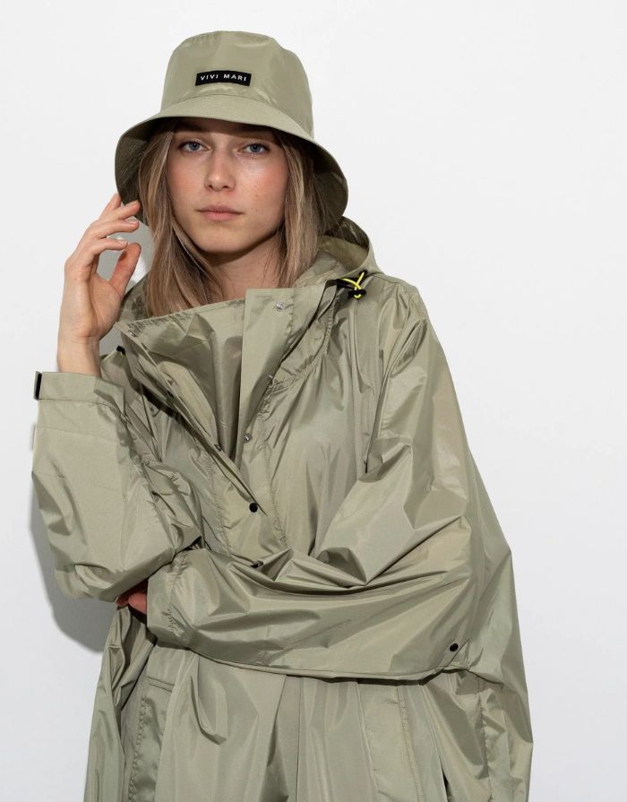 Raincoat I Solid Pale Olive
